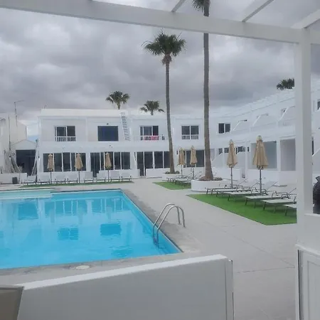 Atlantic View 1b 2 Bedrooms Ground Floor, Complex Featured On A Place In The Sun * Puerto del Carmen (Lanzarote)